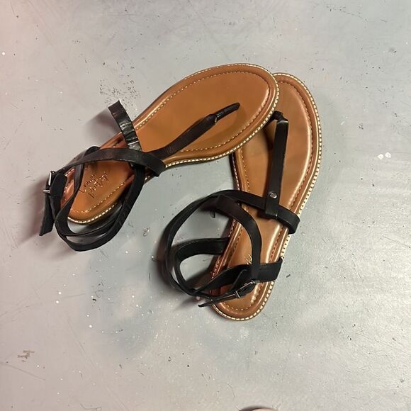 Size 9.5 Crown Vintage Sandals - Picture 1 of 3